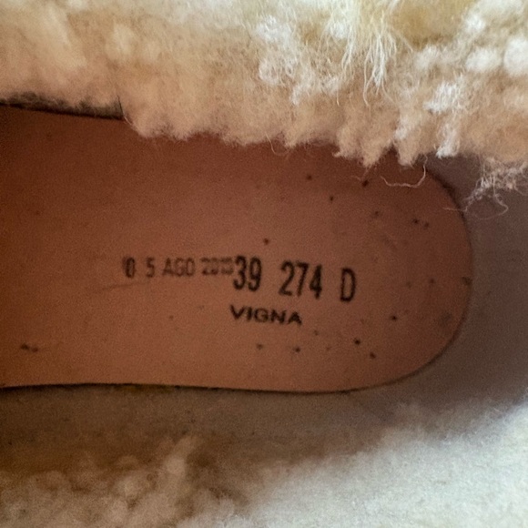 Golden Goose Black Sneakers with Cream Shearling - Picture 8 of 9